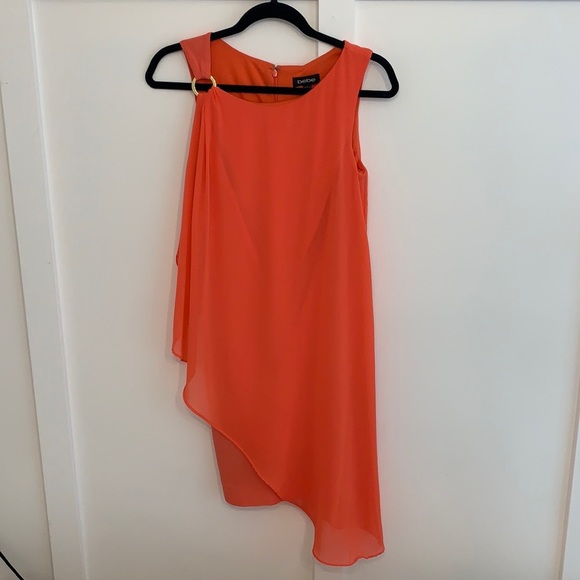 bebe Coral Maline Asymmetric Flutter Sleeve Dress - Picture 3 of 7